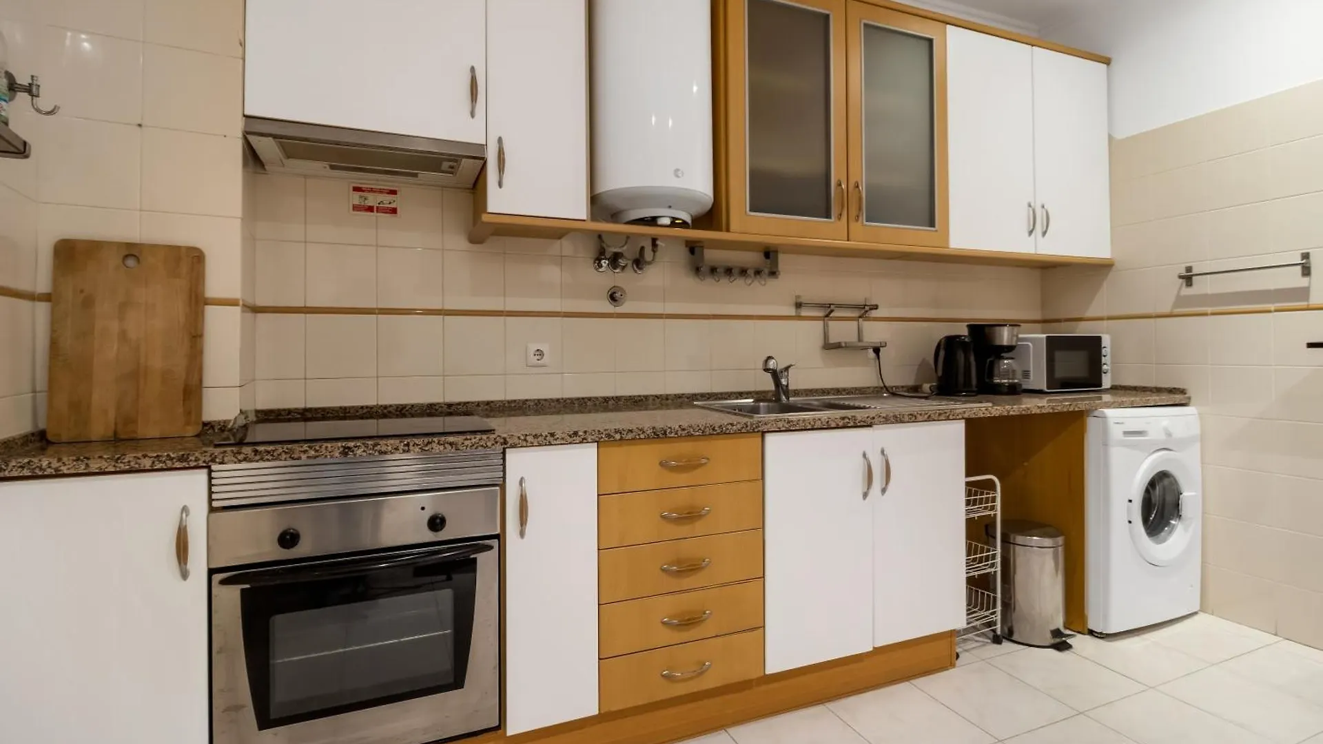Spacious Apartment In Lisbon'S Historic Centre 65 M² Parking